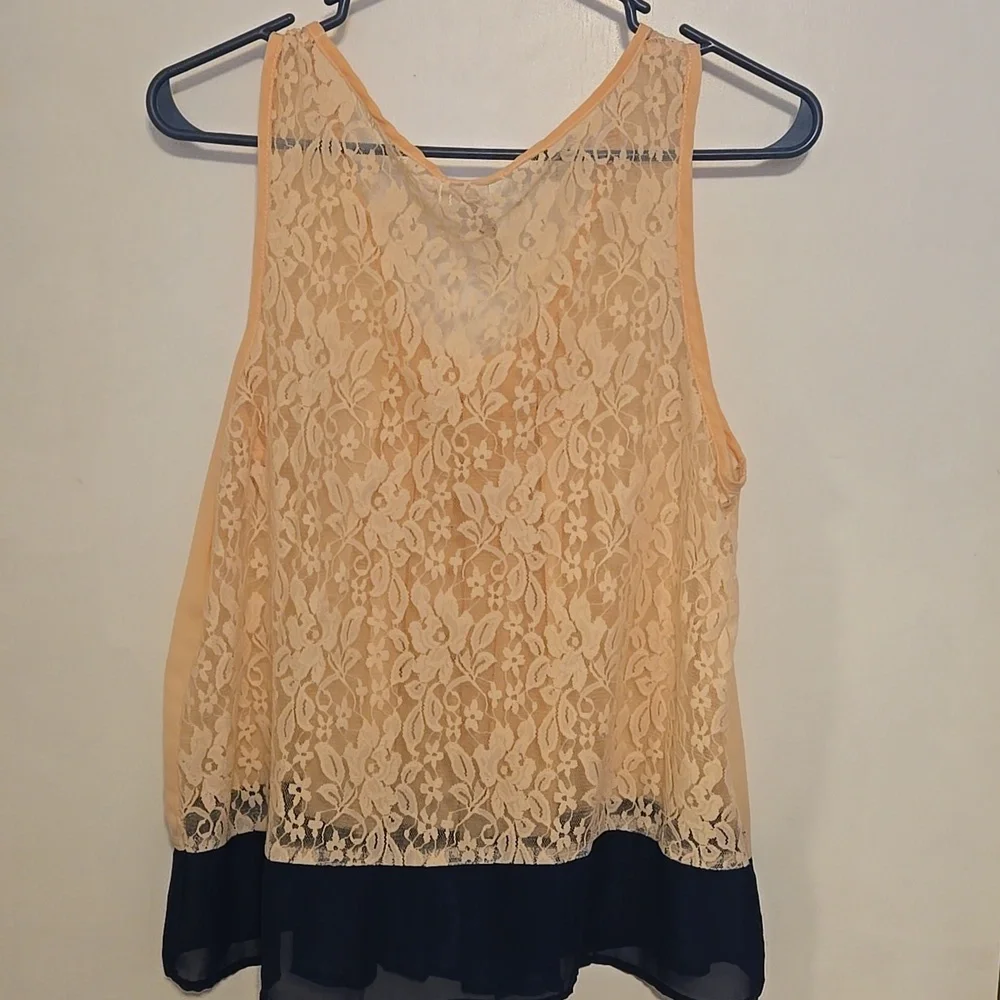 Event Peach and Navy Sleeveless Top With Lace Accents